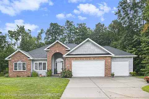 1223 Sweet Grass Dr, Lansing, MI 48917