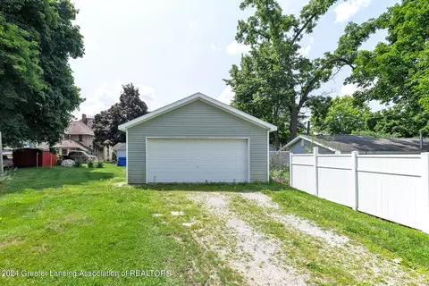 Exterior - 312 E Harris St, Charlotte, MI 48813 photo 2 of 2