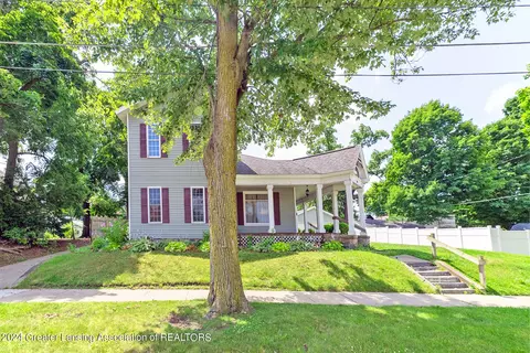 Exterior - 312 E Harris St, Charlotte, MI 48813 photo 1 of 2
