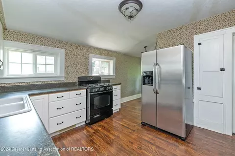 Kitchen - 312 E Harris St, Charlotte, MI 48813 photo 1 of 2