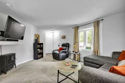 Living - 731 Hunter Blvd, Lansing, MI 48910 photo 2 of 2