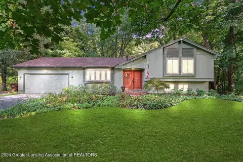 4616 Sandstone Dr, Williamston, MI 48895