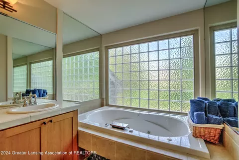 16869 Meadowbrook, Haslett, MI 48840 photo 46