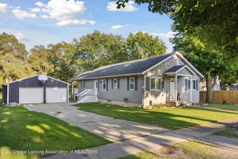 455 S Oak St, Maple Rapids, MI 48853 photo 3