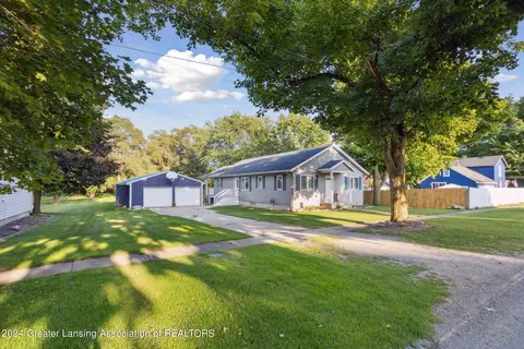 455 S Oak St, Maple Rapids, MI 48853 photo 2
