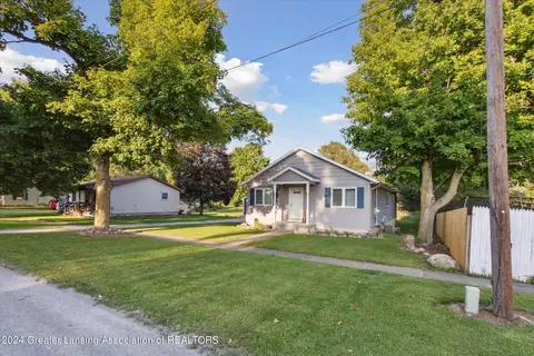 455 S Oak St, Maple Rapids, MI 48853 photo 5