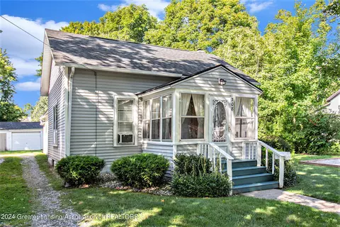 308 E Lincoln St, Grand Ledge, MI 48837