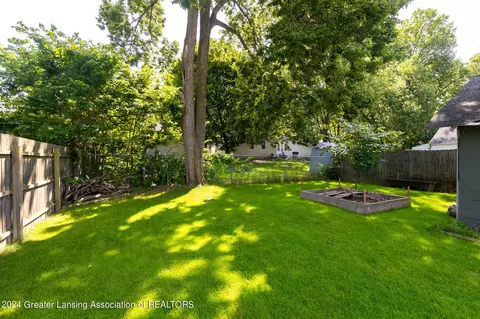 821 Cooper Ave, Lansing, MI 48910 photo 26
