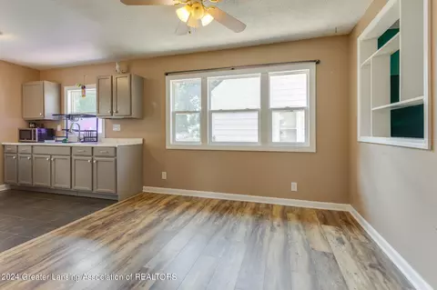 821 Cooper Ave, Lansing, MI 48910 photo 15