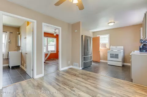 821 Cooper Ave, Lansing, MI 48910 photo 10