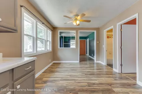 821 Cooper Ave, Lansing, MI 48910 photo 17