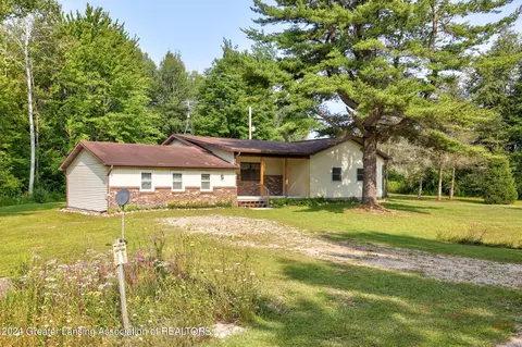 4790 S Wise Rd, Shepherd, MI 48883 photo 2