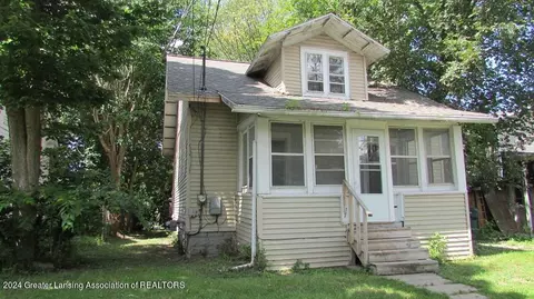 1137 N High St, Lansing, MI 48906