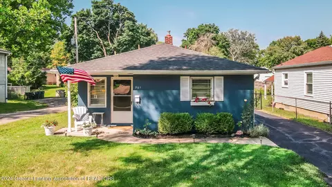 561 Lexington Ave, East Lansing, MI 48823