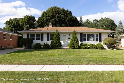 3246 Pickwick Place Pl, Lansing, MI 48917