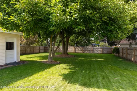 3246 Pickwick Place Pl, Lansing, MI 48917 photo 4