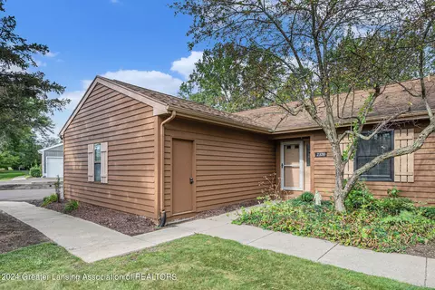 2378 Burcham Dr #121, East Lansing, MI 48823