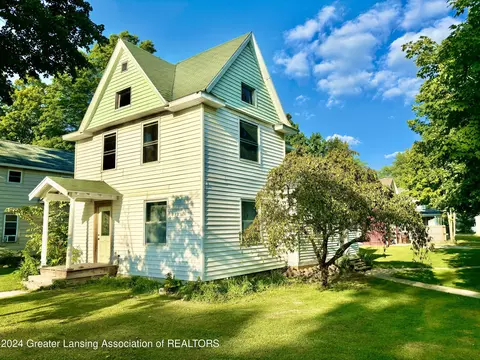 303 Gregg St, Nashville, MI 49073