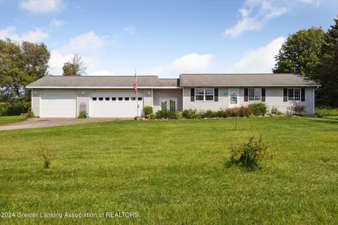 7695 S Royston Rd, Eaton Rapids, MI 48827