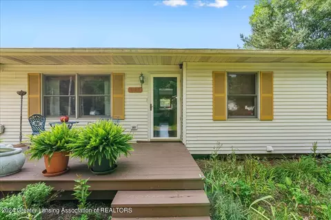 16730 Jerry Rd, Lansing, MI 48906 photo 5
