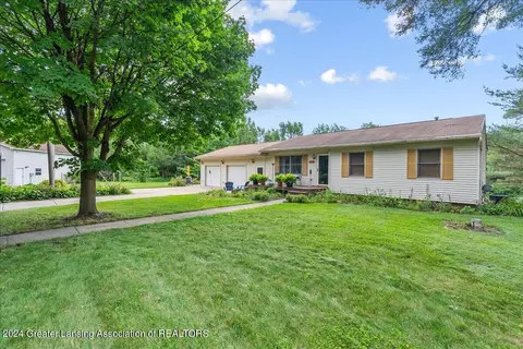 16730 Jerry Rd, Lansing, MI 48906 photo 4