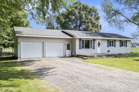 1175 S Warren Rd, Ovid, MI 48866