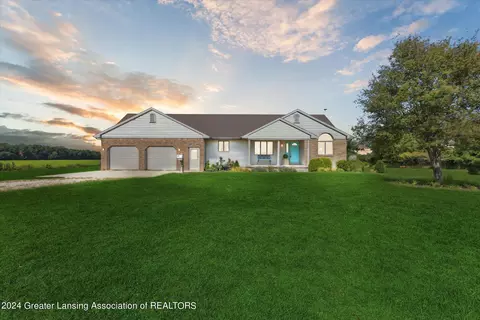 7520 W Price Rd, Saint Johns, MI 48879