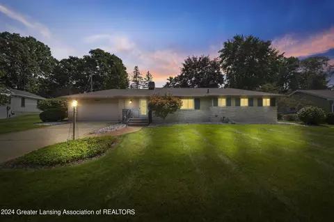 1137 Halstead Blvd, Jackson, MI 49203