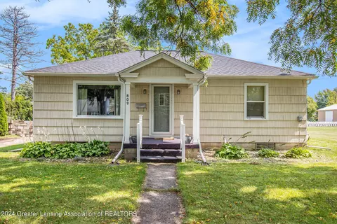 809 S Church St, Saint Johns, MI 48879