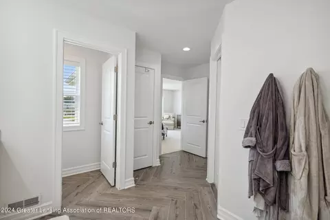 Entry Way - 4175 Stillbrook Ln, Dewitt, MI 48820 photo 6 of 10