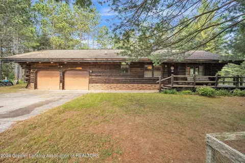 1530 Bow Bend Trl, Grayling, MI 49738