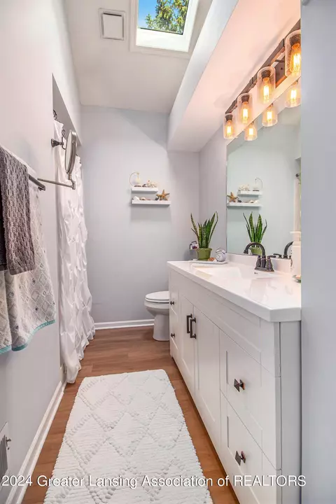 Bath - 1906 E Danbury, Okemos, MI 48864 photo 1 of 2