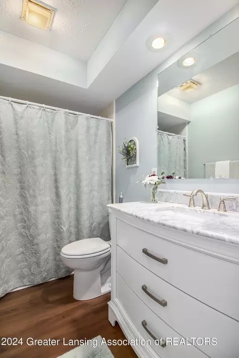 Bath - 1906 E Danbury, Okemos, MI 48864 photo 2 of 2