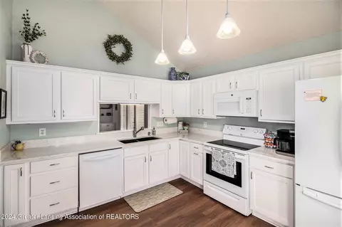 Kitchen - 1906 E Danbury, Okemos, MI 48864 photo 1 of 1