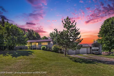 2355 W Taft Rd, Saint Johns, MI 48879