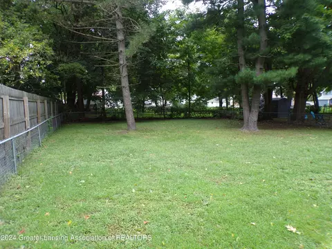 Exterior - 309 E Shaw St, Charlotte, MI 48813 photo 3 of 3