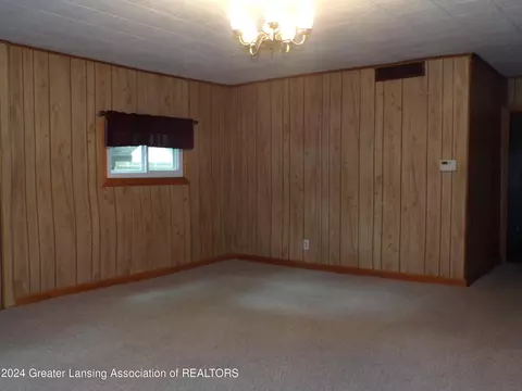 Living - 309 E Shaw St, Charlotte, MI 48813 photo 1 of 2