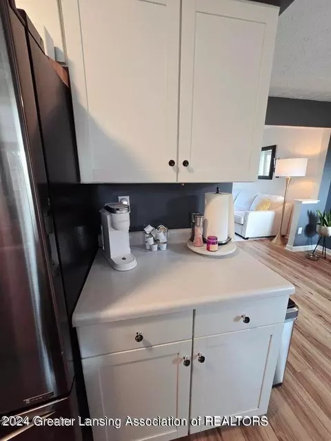 Kitchen - 6342 Beechfield Dr, Lansing, MI 48911 photo 5 of 5