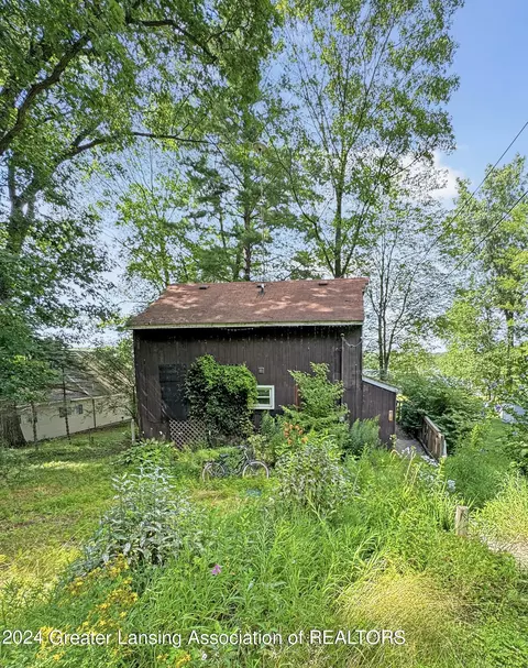 8382 NW Spring Rd, Stanton, MI 48888