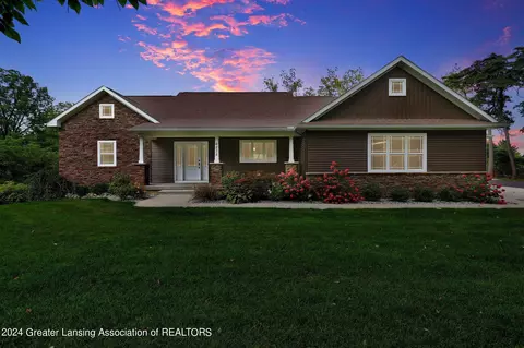 6235 E Round Lake Rd, Laingsburg, MI 48848