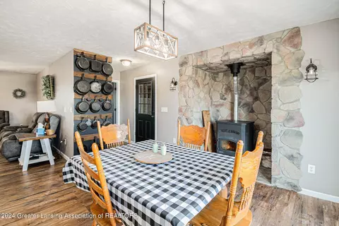 Dining - 4113 E Jason Rd, Saint Johns, MI 48879 photo 2 of 2