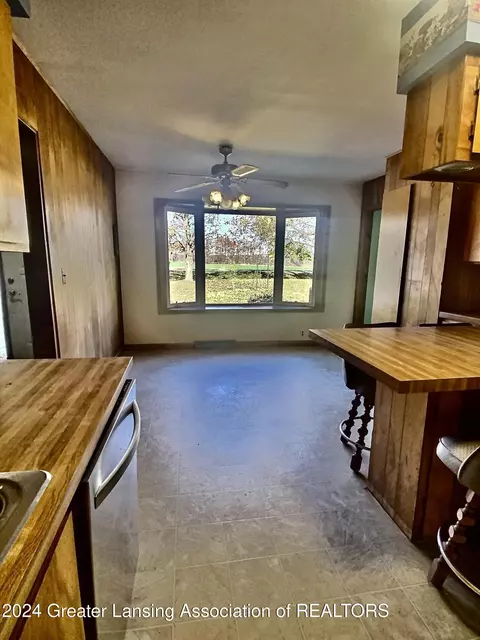 1189 W Round Lake Rd, Dewitt, MI 48820 photo 7