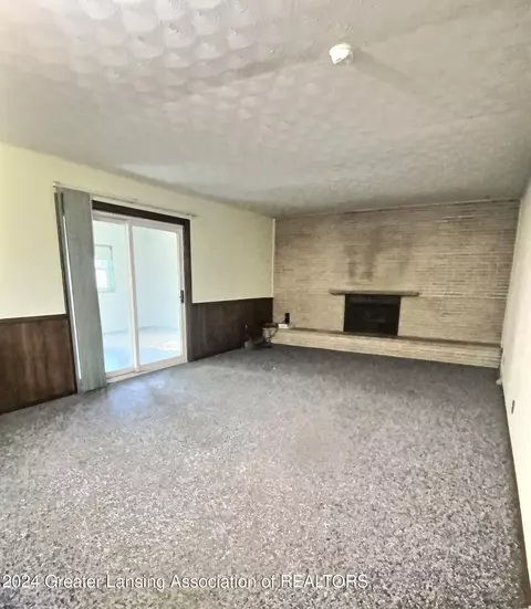 1189 W Round Lake Rd, Dewitt, MI 48820 photo 4