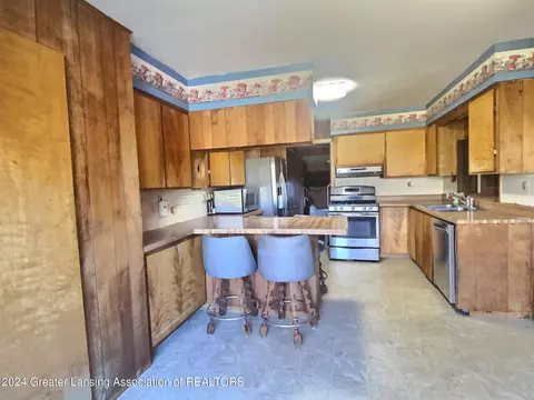 1189 W Round Lake Rd, Dewitt, MI 48820 photo 8