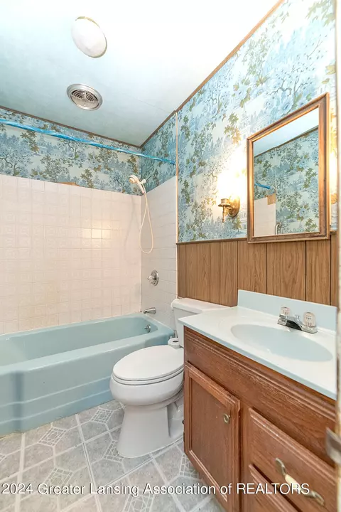 1189 W Round Lake Rd, Dewitt, MI 48820 photo 17
