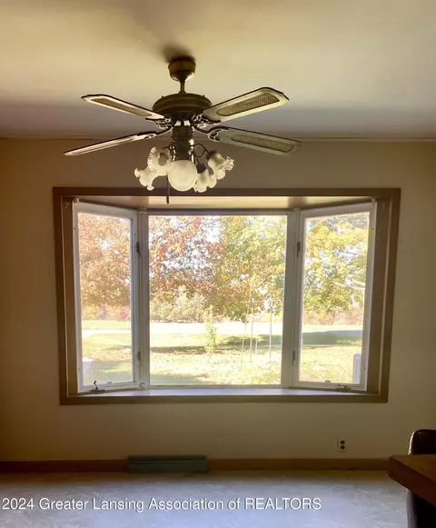1189 W Round Lake Rd, Dewitt, MI 48820 photo 6