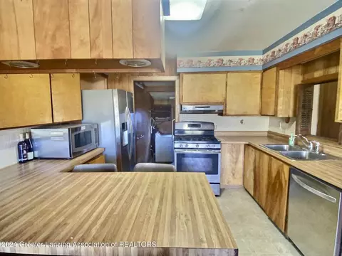 1189 W Round Lake Rd, Dewitt, MI 48820 photo 10