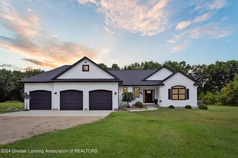 9394 E Bluewater Hwy, Pewamo, MI 48873