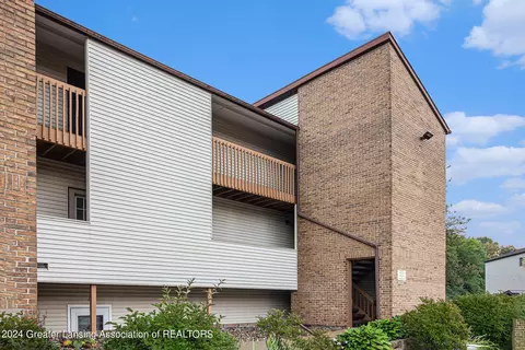 1445 E Pond Dr #26, Okemos, MI 48864