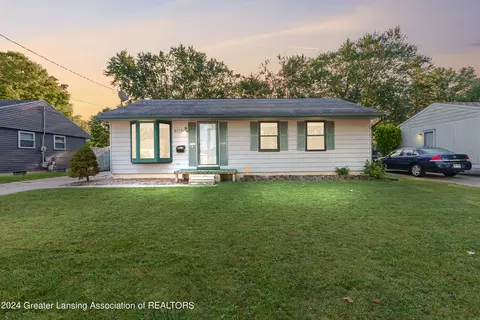 3117 Sunderland Rd, Lansing, MI 48911